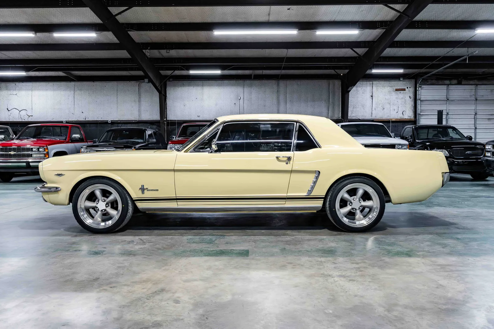 1965-Ford-Mustang-Springtime Yellow-230788--34.jpg